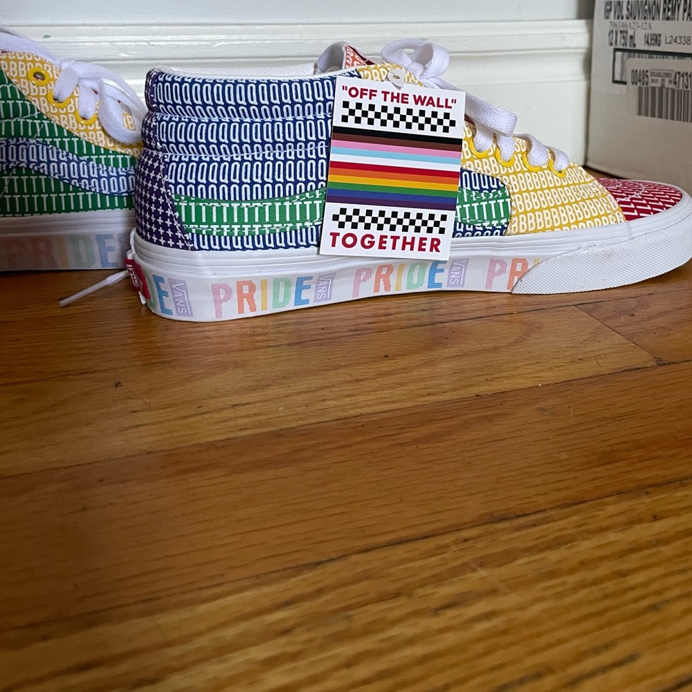 Vans Colorful Patterned High-Tops - Picture 5 of 9